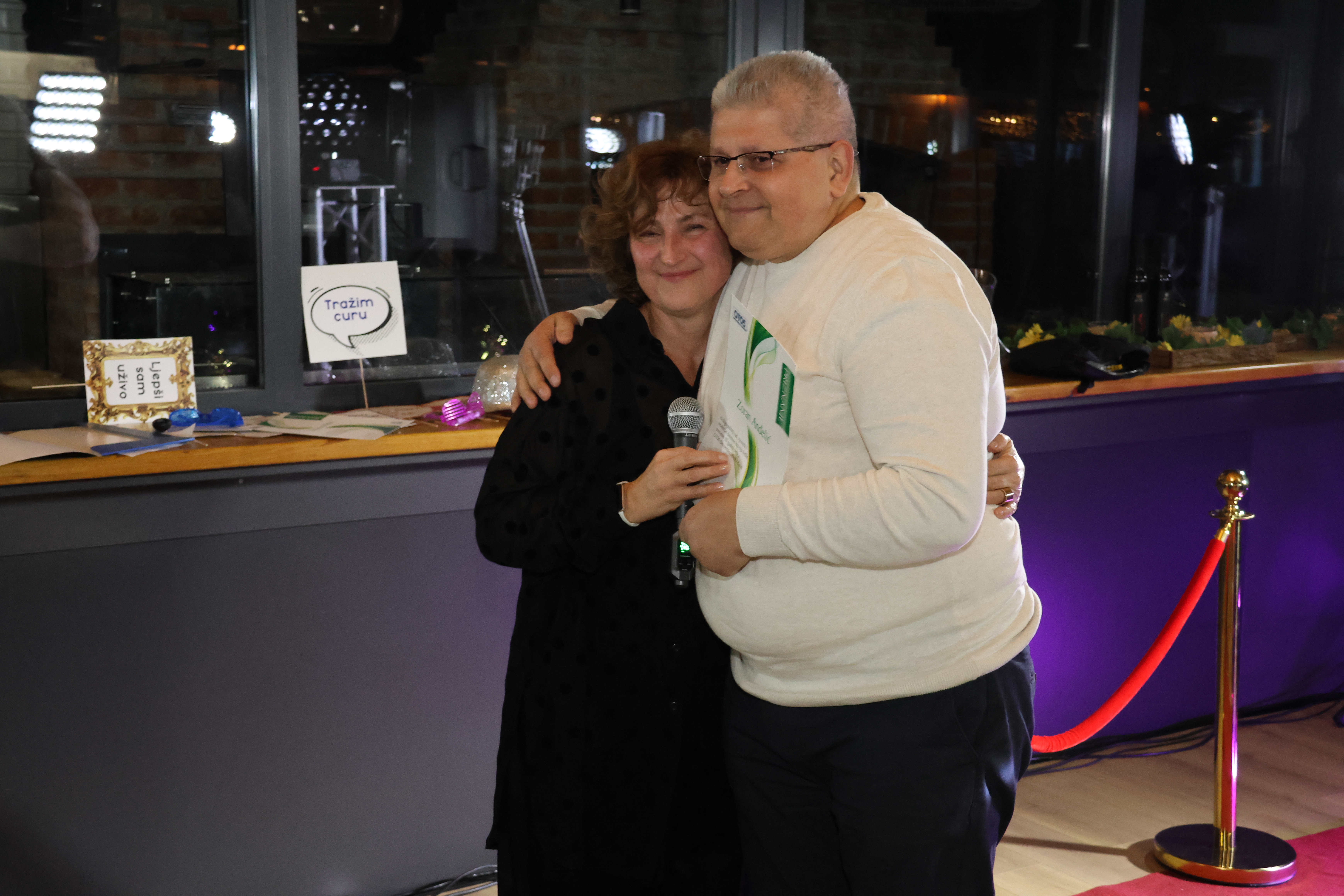 Opcionalni opis fotografije