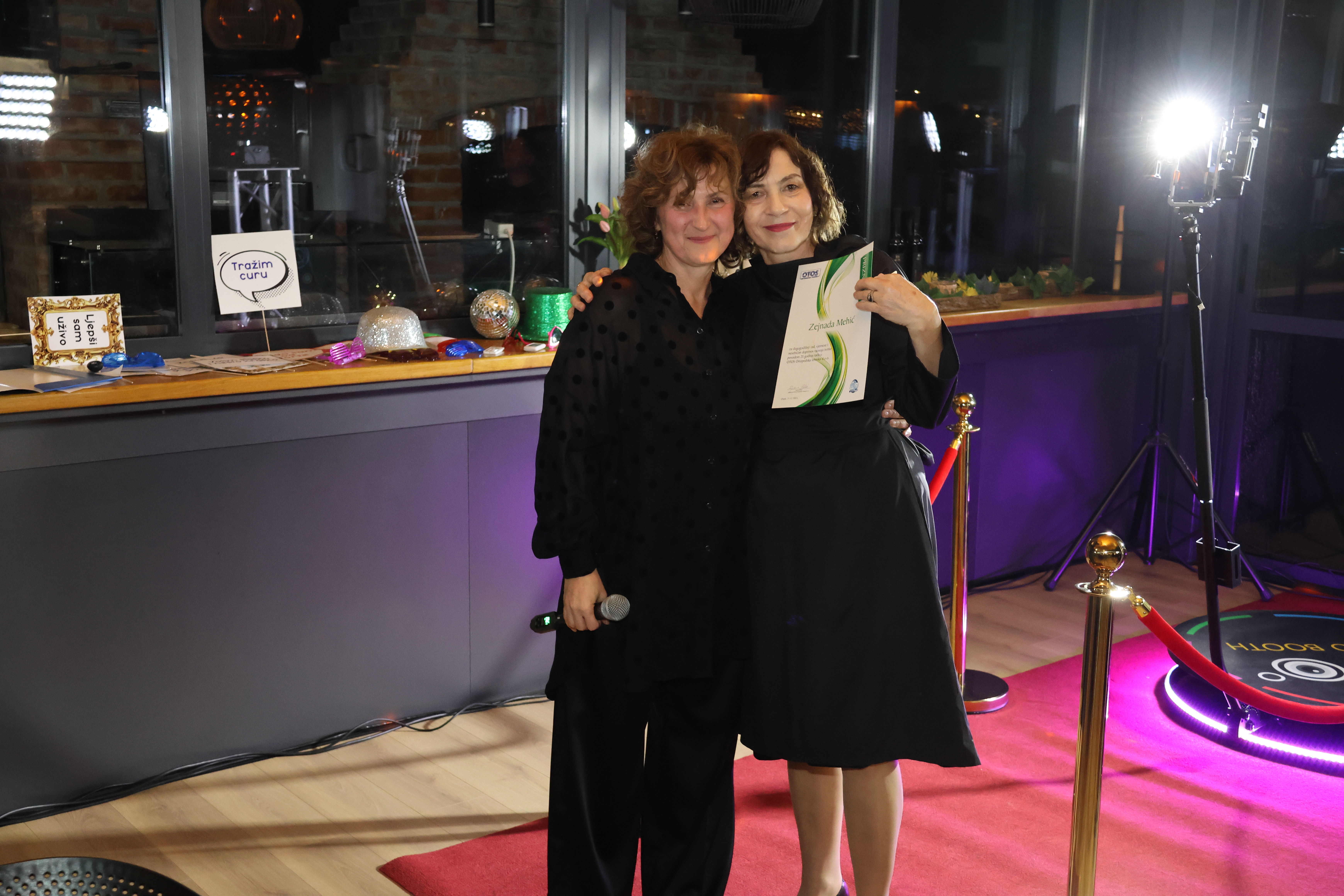 Opcionalni opis fotografije